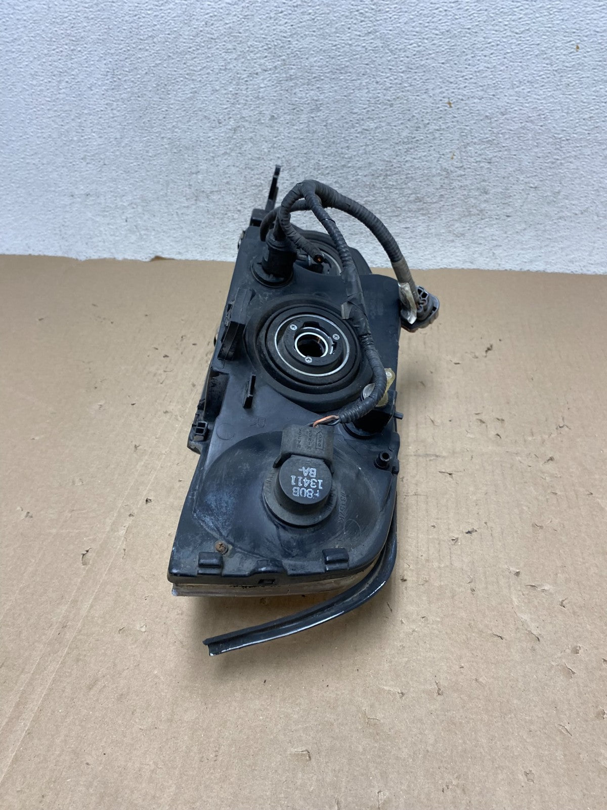 2000 to 2002 Lincoln Ls Right Passenger RH Side Headlight Halogen TYC AG6921 DW8