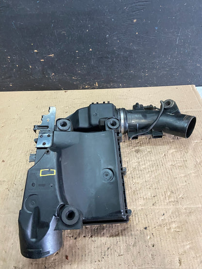 2007 to 2010 BMW X5 Air Intake Cleaner Filter Housing Box OEM O0618 DG6