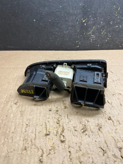 2001-2004 Nissan Pathfinder Center Console Air Vent T6258 DG3