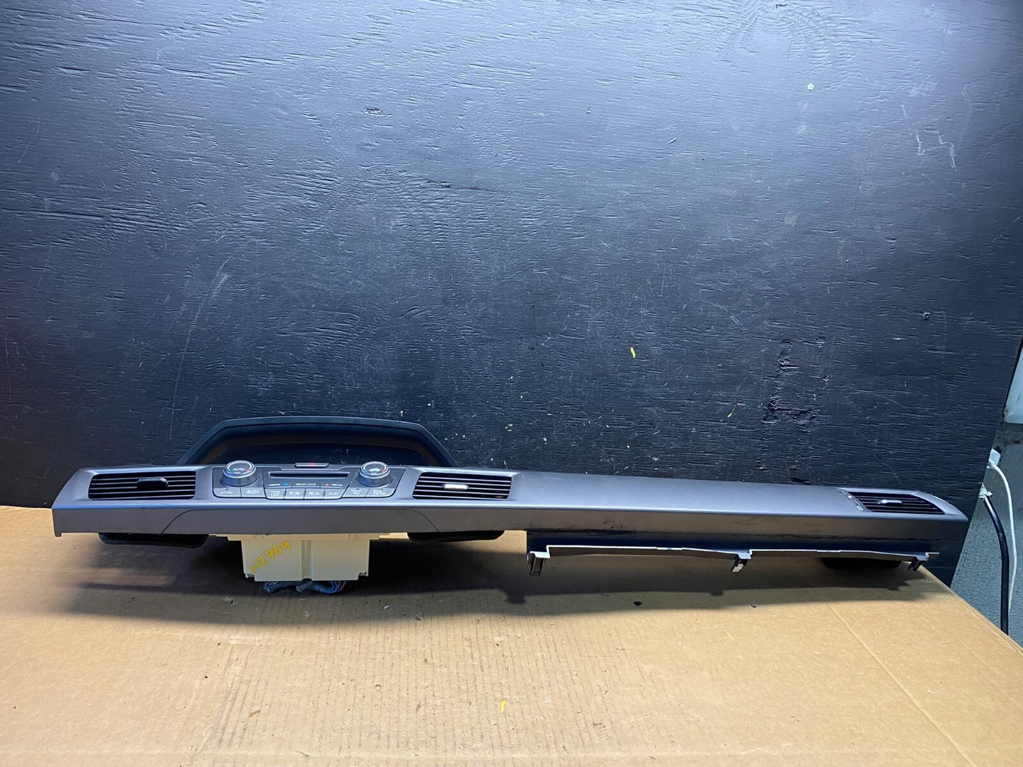 2011-2013 Honda Odyssey Dash Climate Control A/C Cluster Trim Bezel N2964 DG1