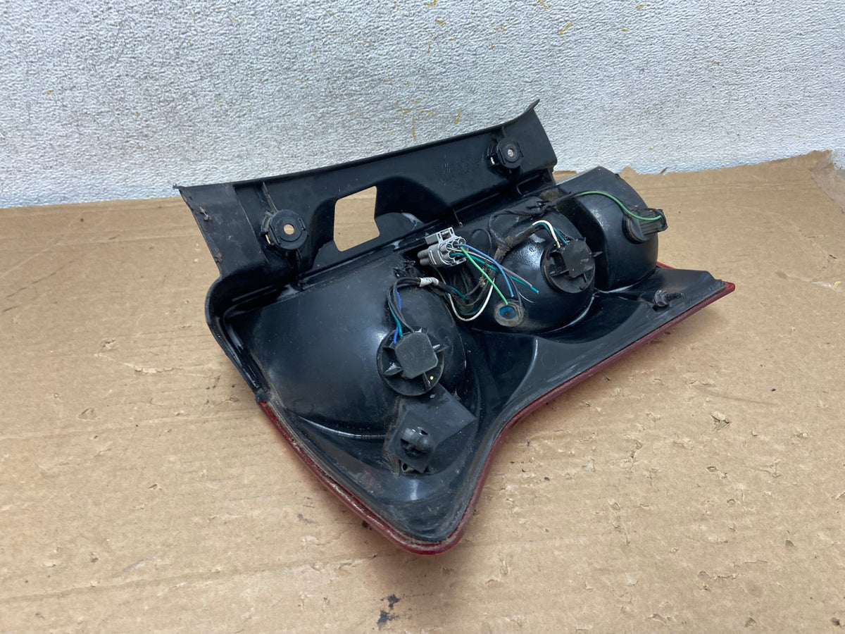 2007 to 2009 Suzuki XL-7 Vitara Right Passenger Rh Side Tail Light AH8904 LK4