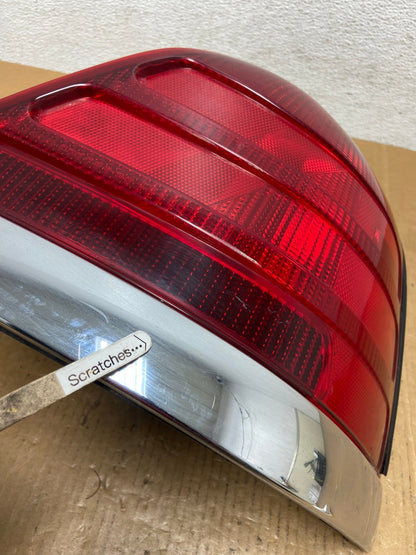 1998-2003 Ford Crown Victoria Right Passenger Rh Side Tail Light AE0576 LK3