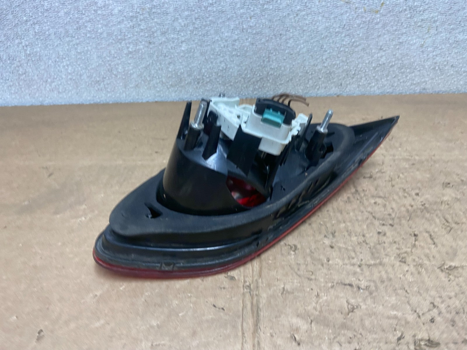 2009-2012 Volkswagen CC Right Passenger RH Side Tail Light Inner Trunk Y6837 DW4