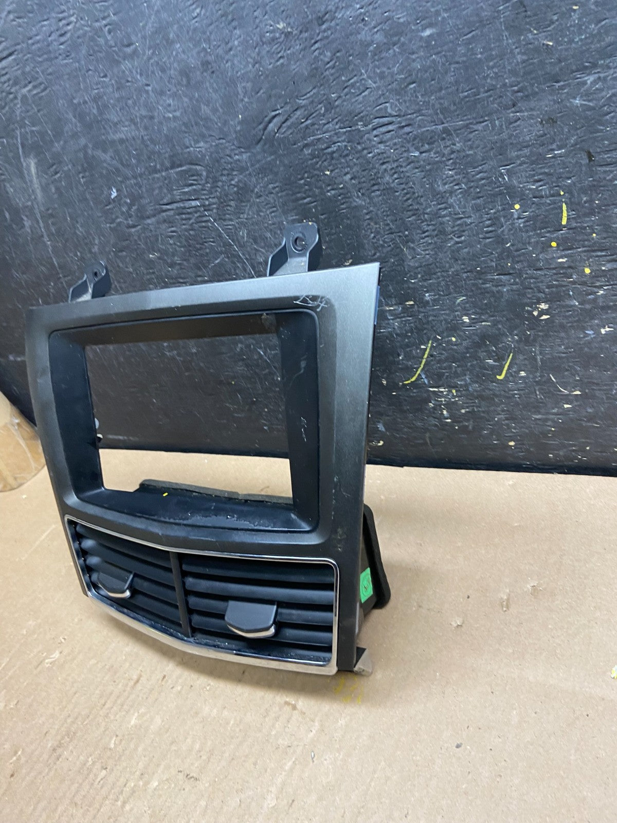 2013 - 2017 Lincoln Mkt Center Dash Gps Radio Bezel Panel Air Vent OEM T4603 DG3
