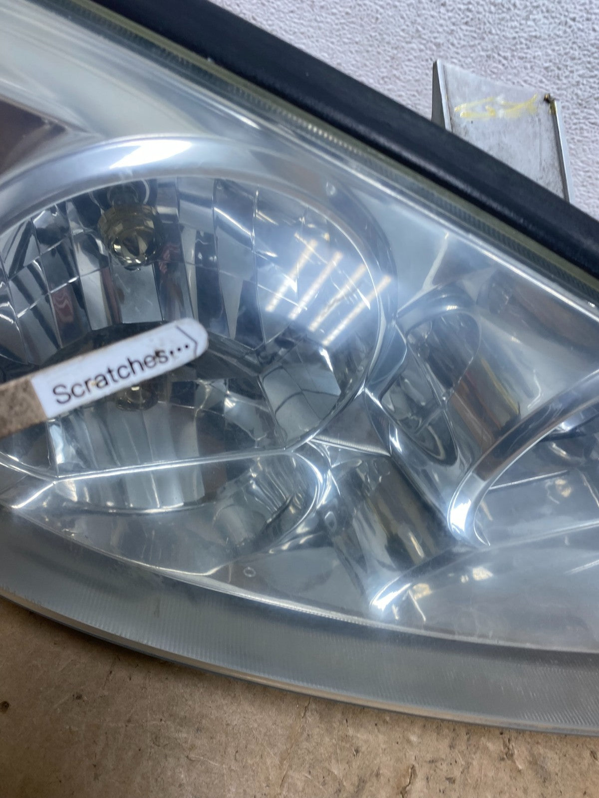 2002 to 2004 Toyota Camry Halogen Headlight Right Passenger Rh AD5243 DW3