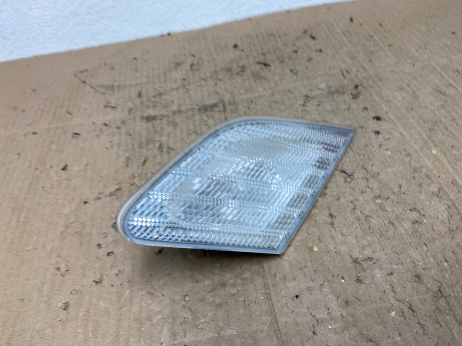 2000 2001 2002 Toyota Avalon Right Passenger Side Inner Tail Light Oem AC0088 DW2