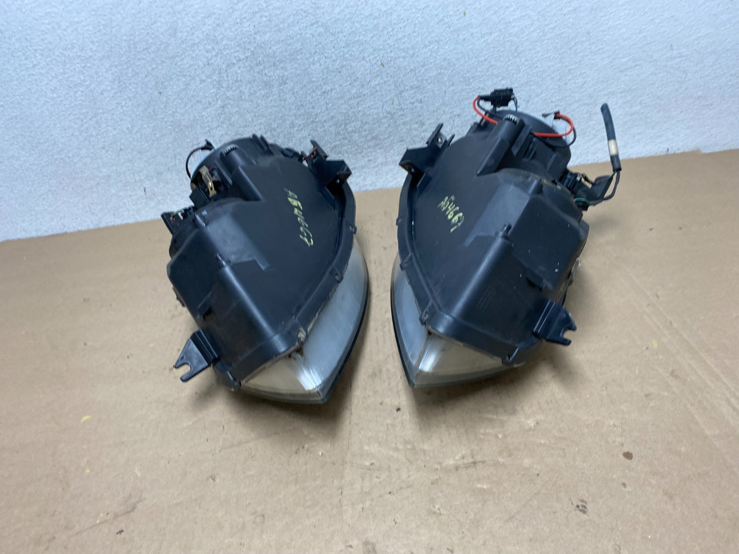 2005 to 2006 Nissan Altima Left+Right Side Set Halogen Headlights AG4667 DW8