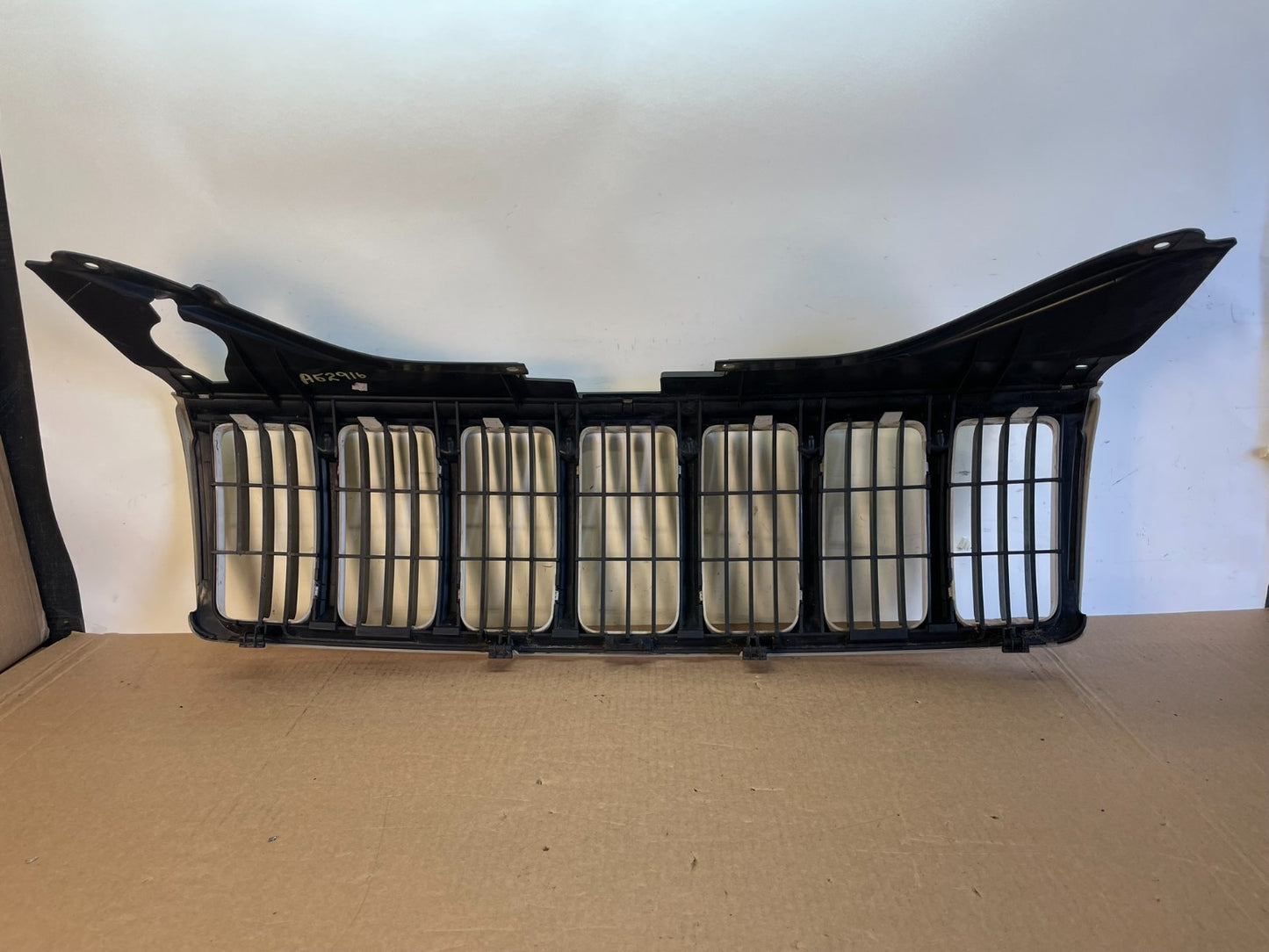 2005 2006 2007 Jeep Grand Cherokee Front Upper Grill Grille AG2916 DG3