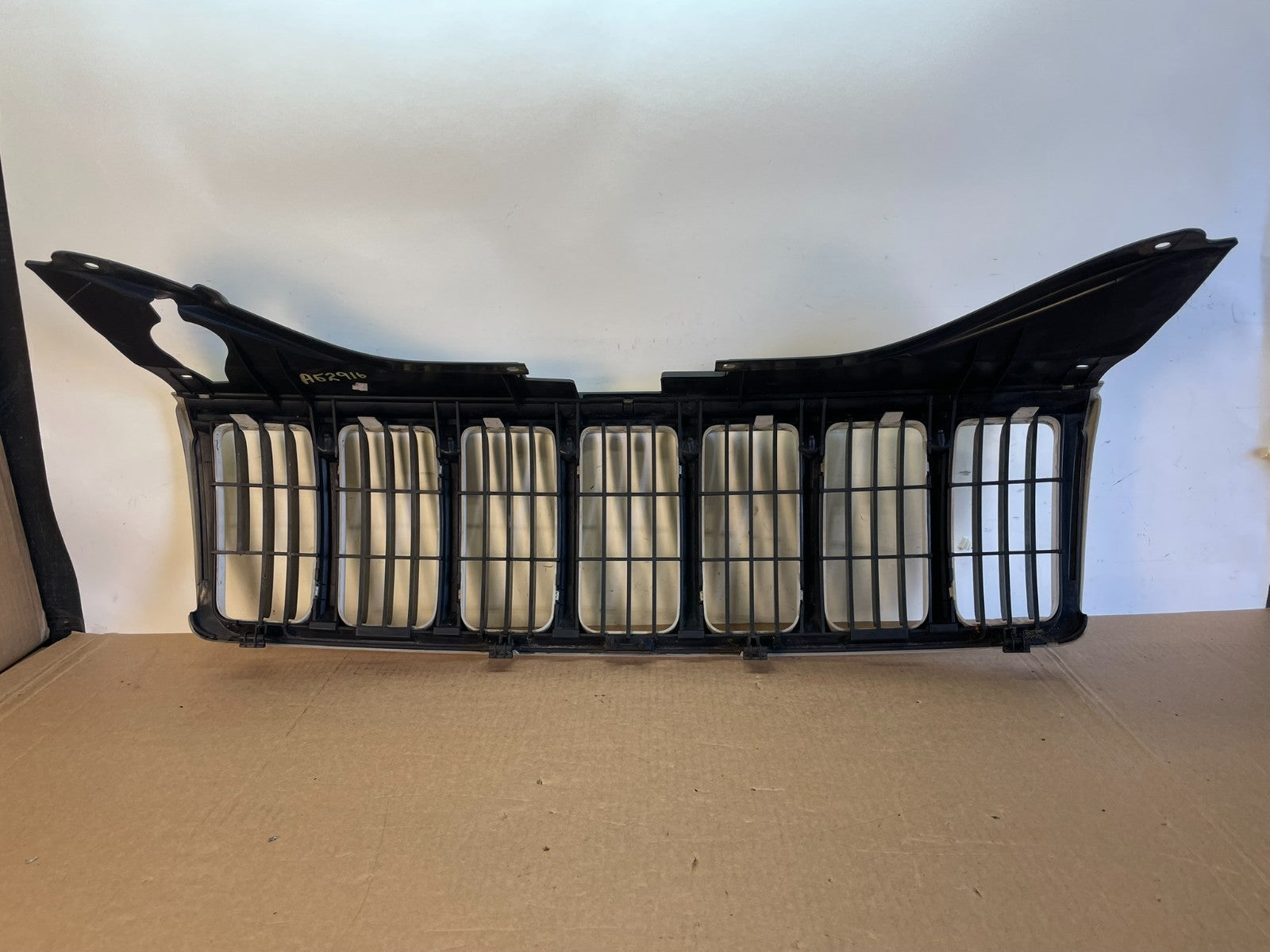 2005 2006 2007 Jeep Grand Cherokee Front Upper Grill Grille AG2916 DG3