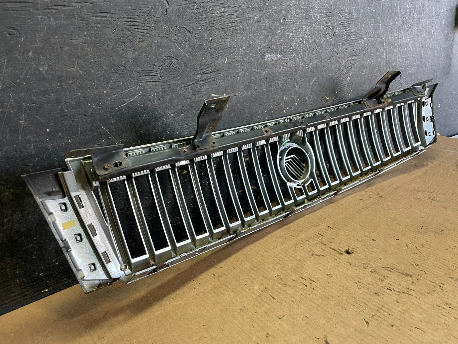 2005 2006 2007 Mercury Montego Front Upper Grill Grille Oem aa5862 DG4