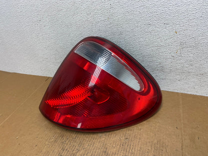 2004 - 2007 Dodge Grand Caravan Right Passenger Side Tail Light AE0256 LK1