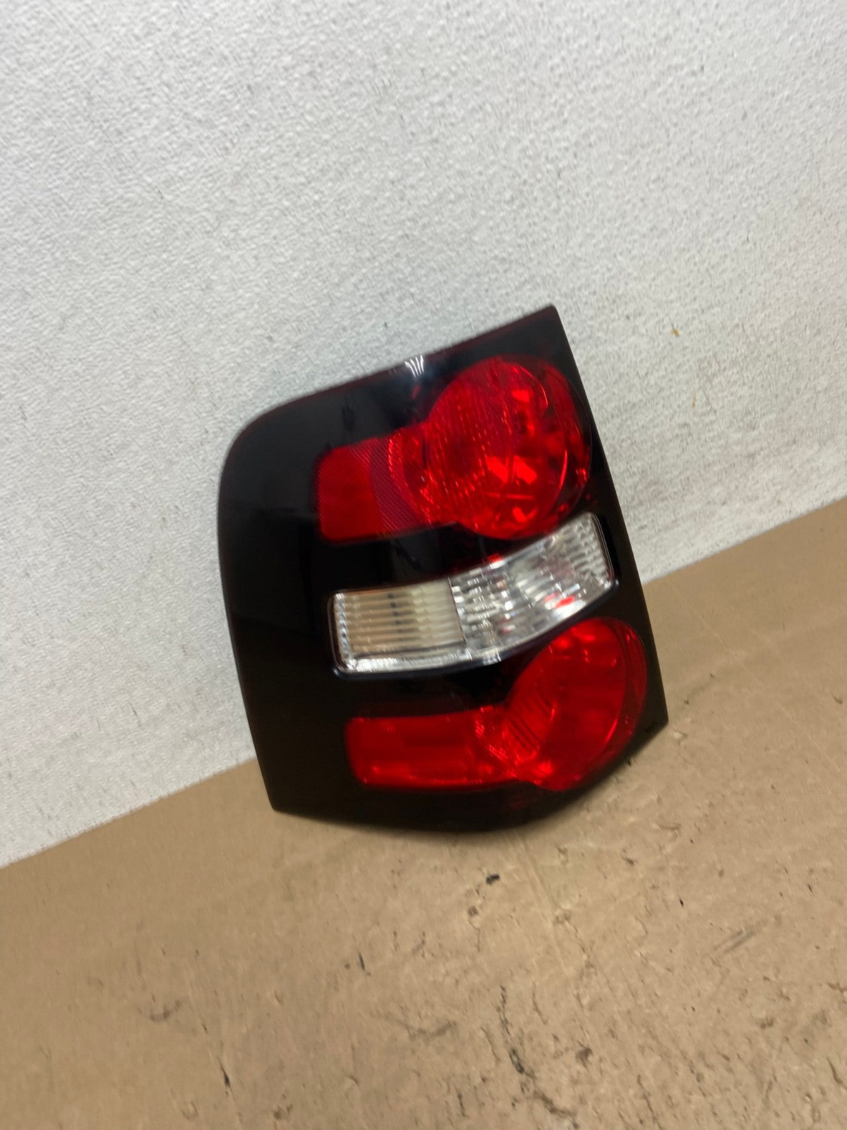 2006 to 2010 Ford Explorer Left Driver Lh Side Tail light AE6514 LK2