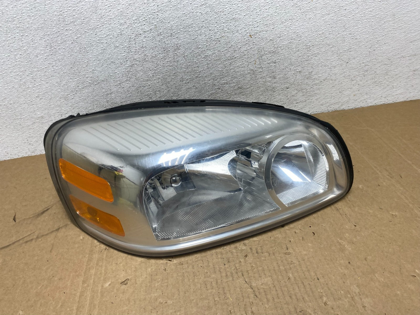 2005 - 2009 Pontiac Montana / Uplander Right Passenger Headlight AG0486 DW0