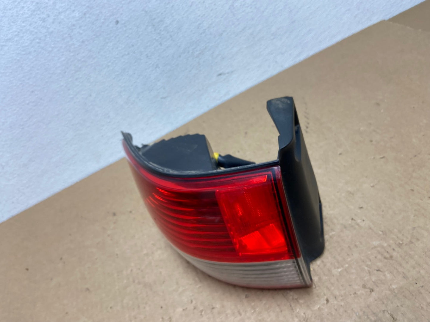 2001 2002 2003 Toyota Sienna Left Driver Lh Side Tail Light OEM AC1320 LK1