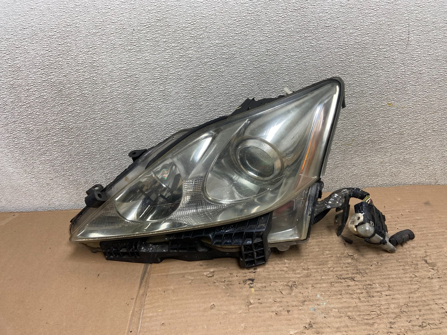 2006 - 2010 Lexus IS250 Left Driver LH Side Xenon Headlight OEM AA9533 DG0