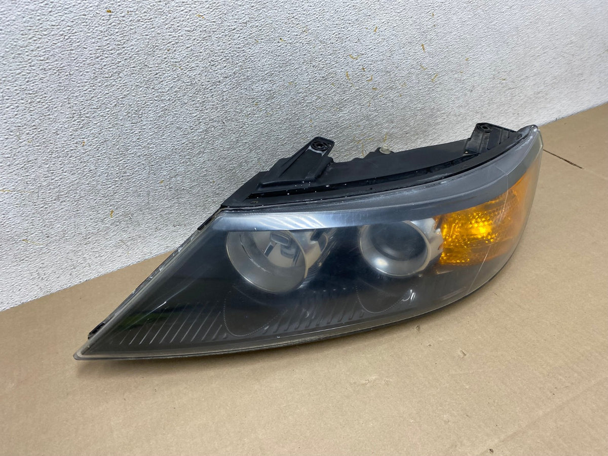 2011 to 2013 Kia Sorento Left Driver LH Side Headlight Halogen AI1387 LK2