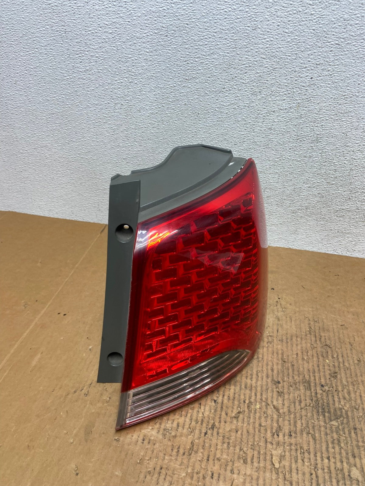 2011 to 2013 Kia Sorento Right Passenger RH Side Tail Light AE1515 LK2