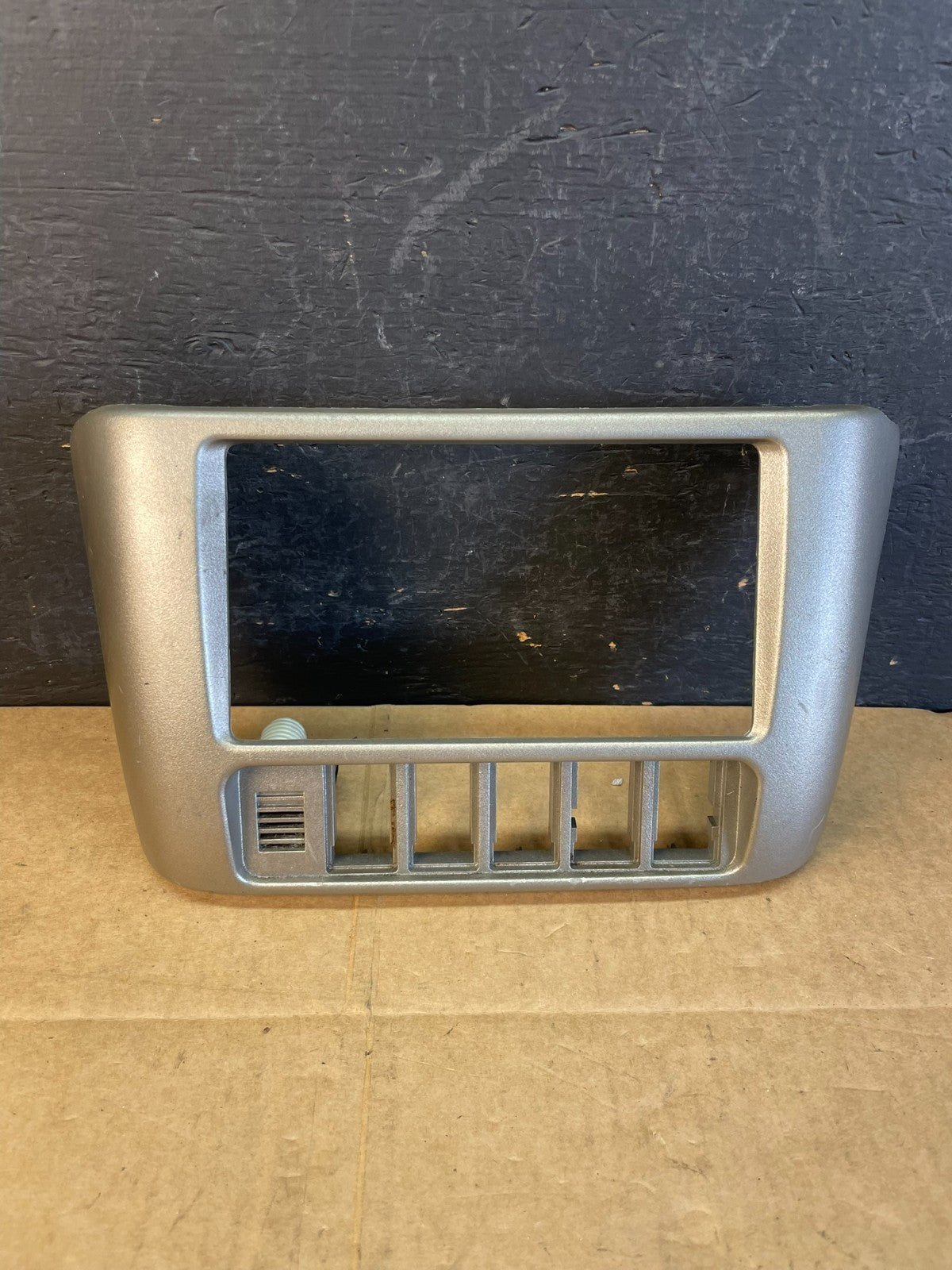 2001-2003 Toyota Sienna Center Console Dash Radio Bezel Trim AC5196 DG0