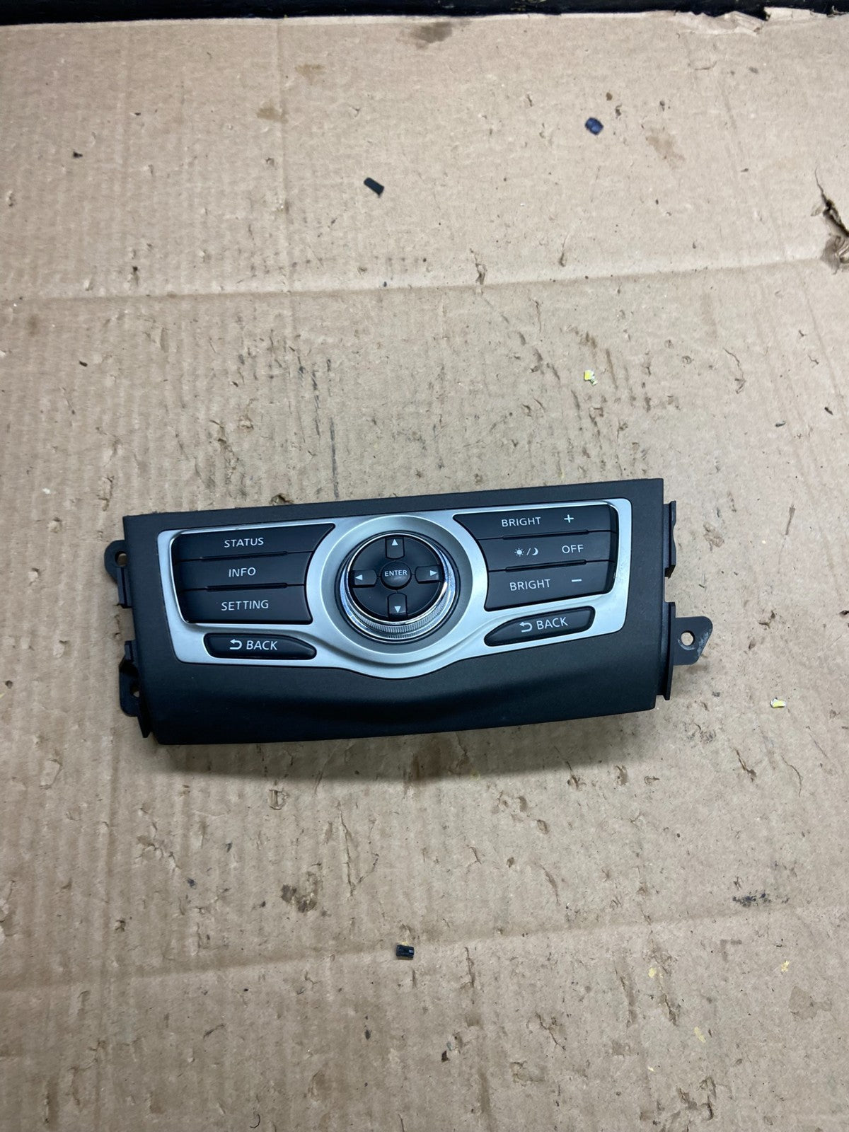 2009-2014 Nissan Murano AM FM Radio CD Control Panel Y5379 DG0
