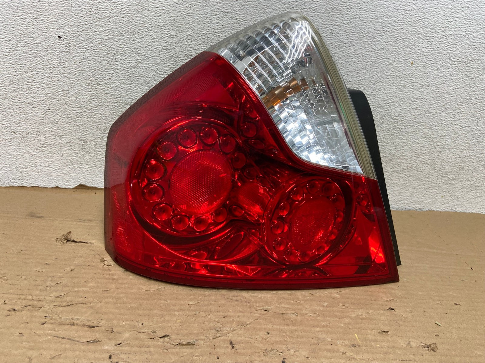 2006 2007 Infiniti M35 M35X M45 Left Driver LH Side Tail Light AG8316 LK0