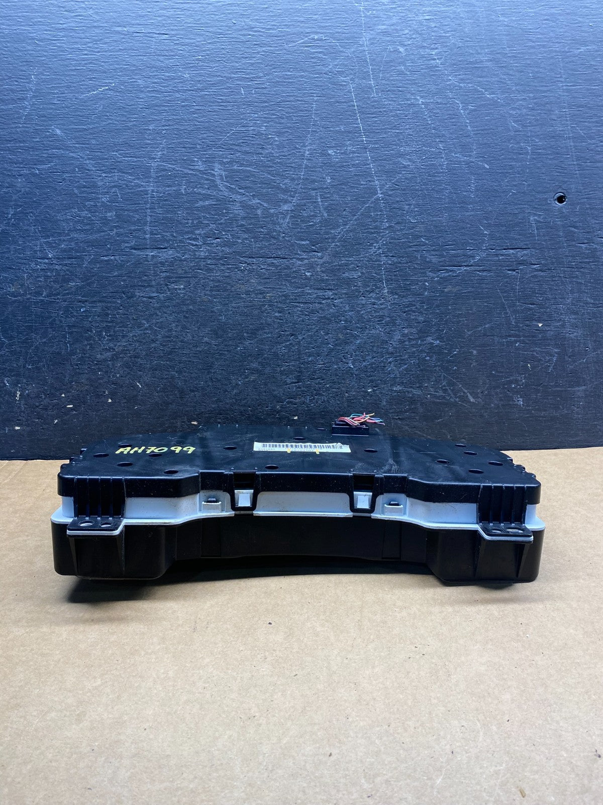 2007 to 2013 Chevrolet Silverado Suburban Cluster Gauge Speedometer ah7099 DG4
