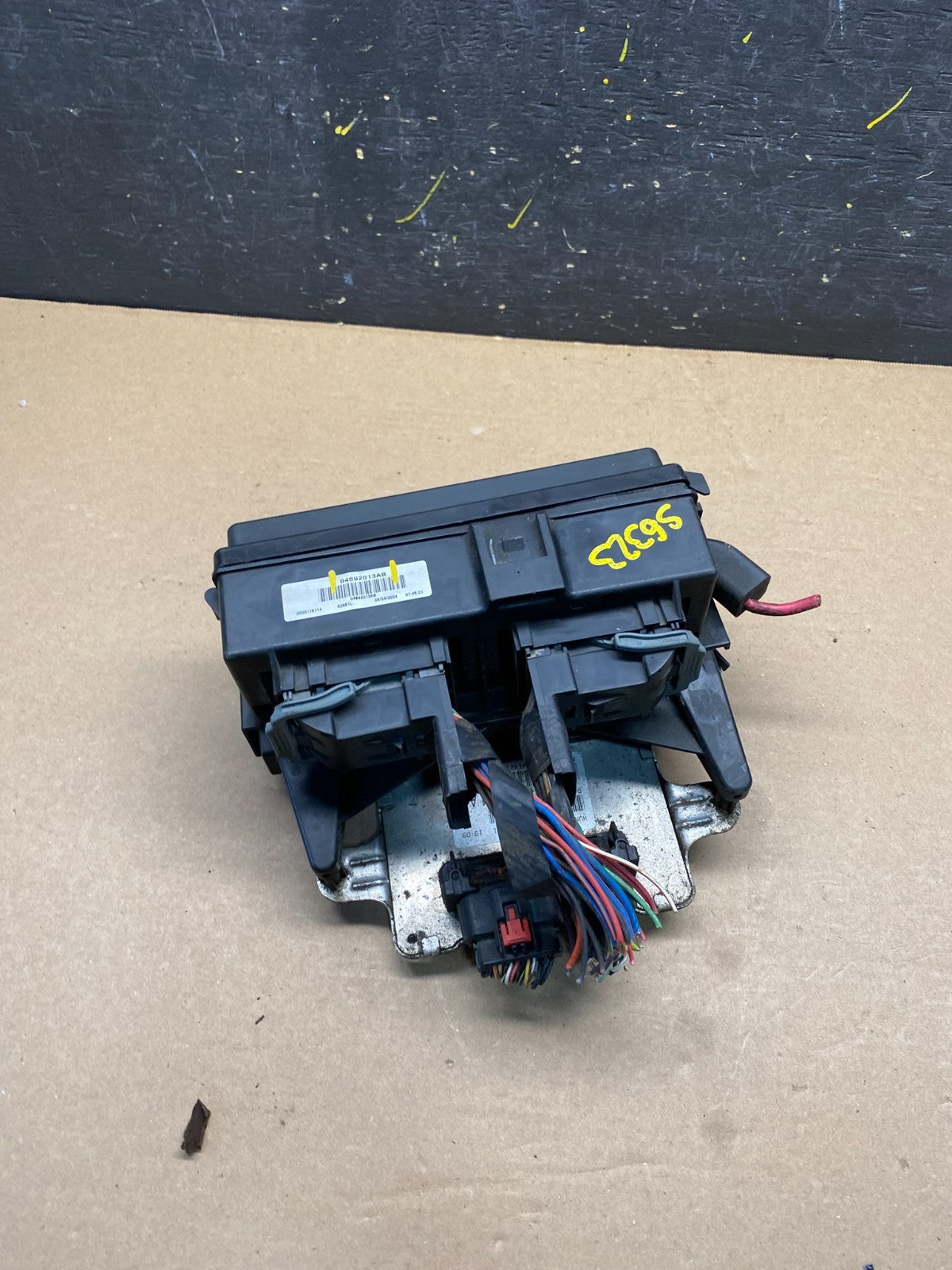 2004 2005 Dodge Durango Fusebox Fuse Box Relay Body BCM Control Module S6323 DG5