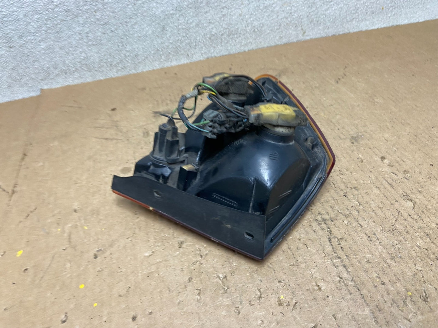1997-1999 Saturn SL SL1 Sedan Right Passenger RH Side Tail Light OEM Z8033 DW5