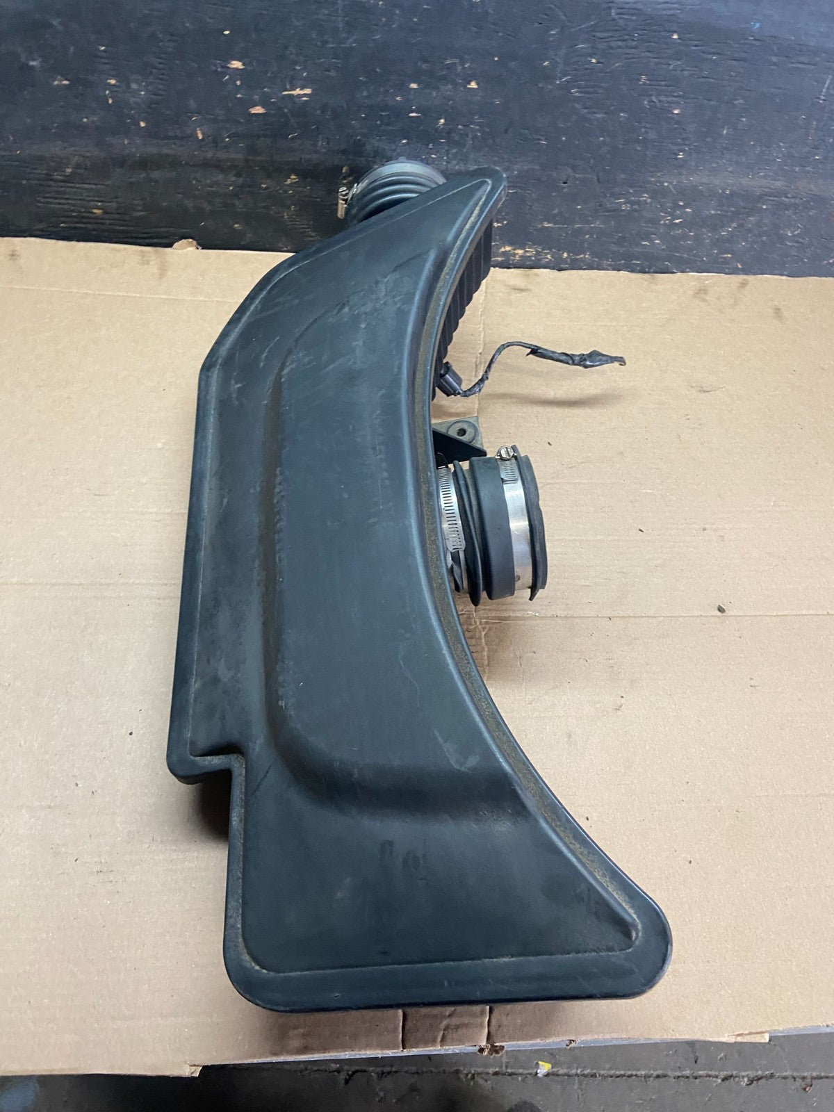 2005-2010 Jeep Grand Cherokee 5.7LHemi  Air Cleaner Resonator OEM Mopar r2073 DG2