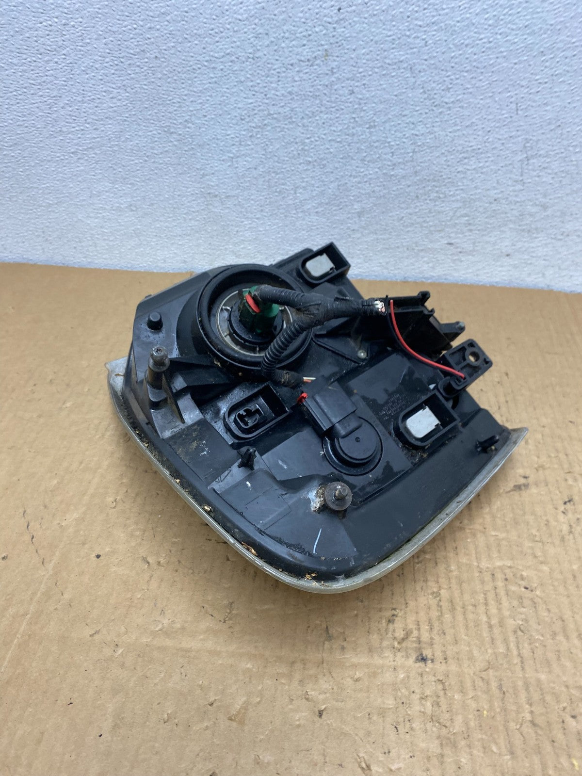 2004 2005 2006 Dodge Durango Left Driver LH Headlight AC7799 DW8