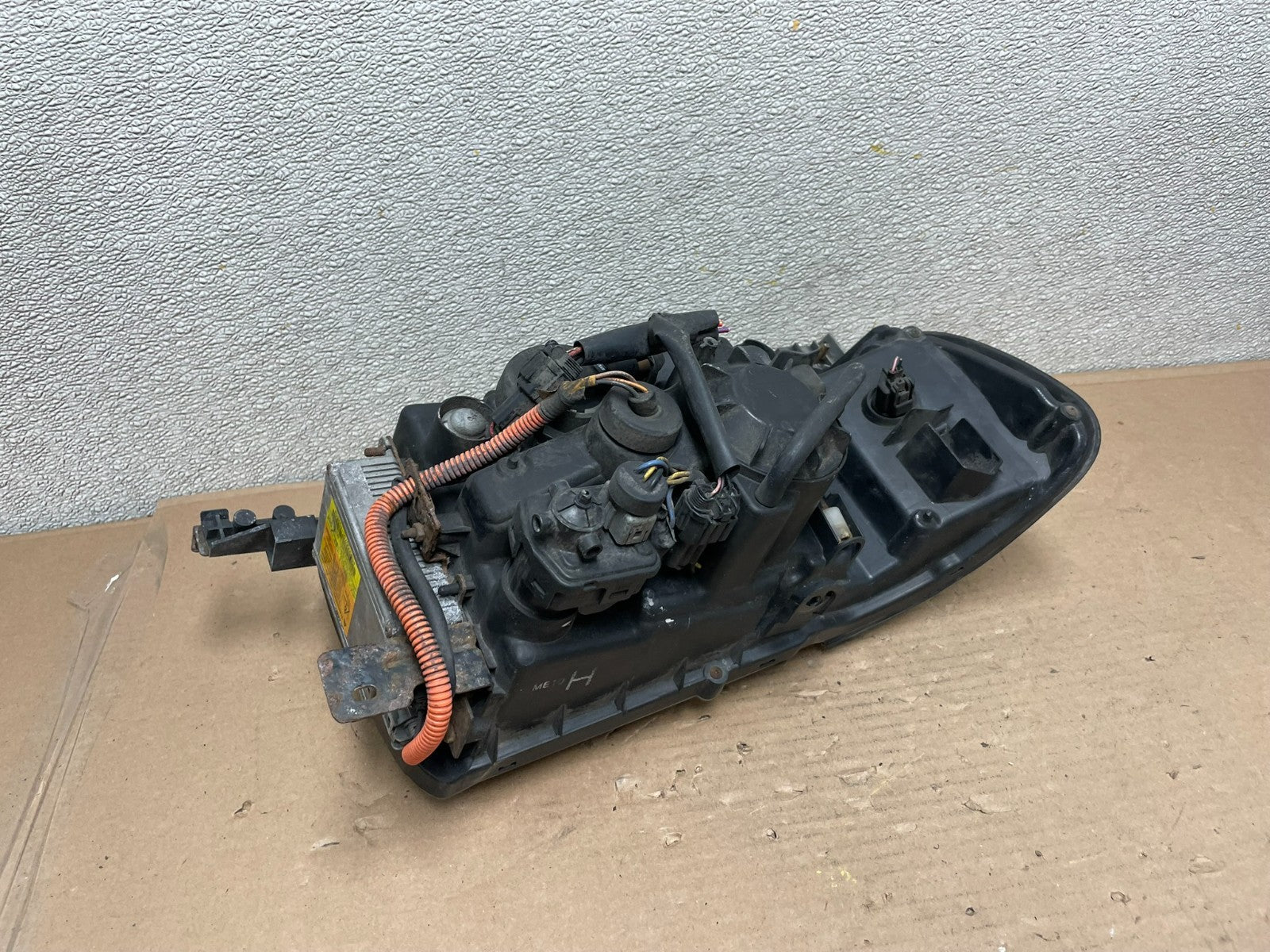 2001 to 2003 Infiniti QX4 Xenon HID Driver Left LH Side Headlight OEM AB0004 DW4