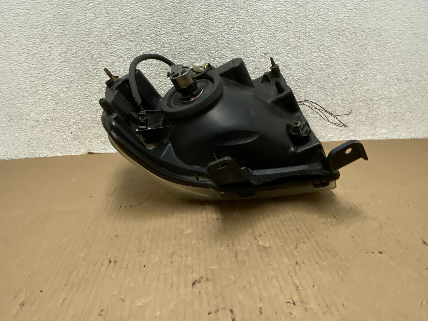 2007 to 2014 Ford Expedition Right Passenger RH side Headlight Halogen AG7960 DW5
