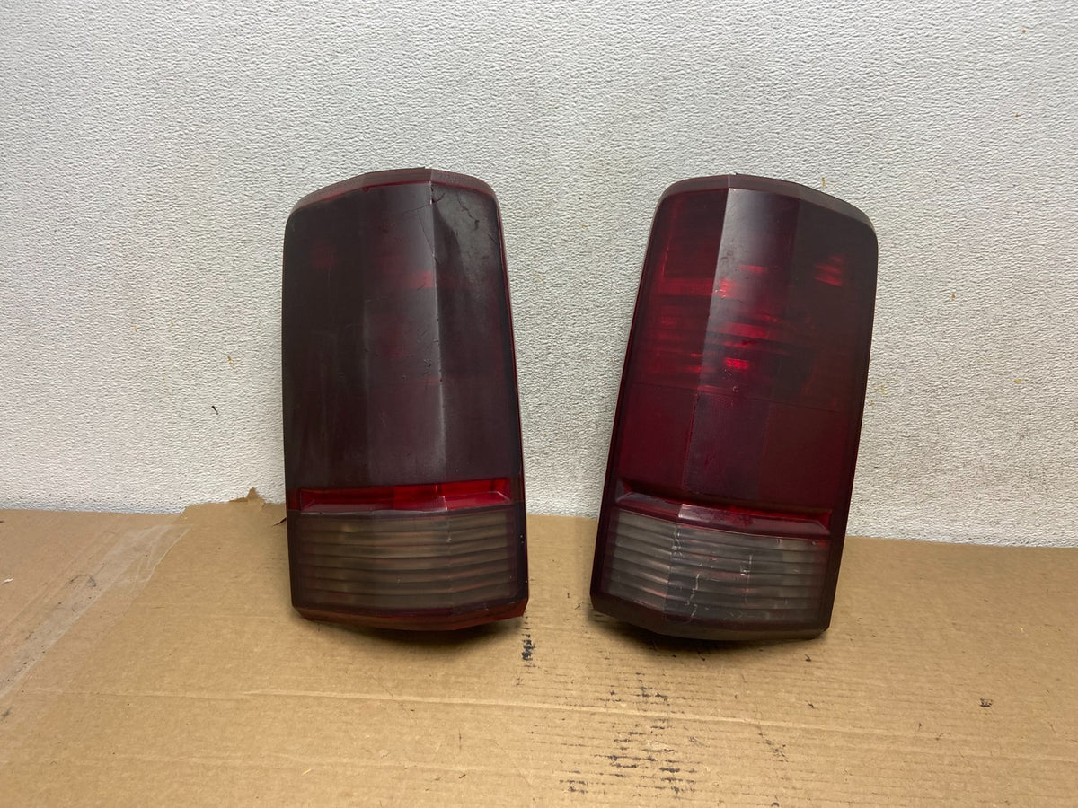 2007 - 2011 Dodge Nitro Left+Right Side Tail Lights AH4074 DW0