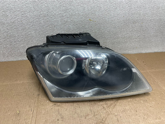 2004 to 2006 Chrysler Pacifica Headlight Right Passenger Xenon OEM Y8907 DW0