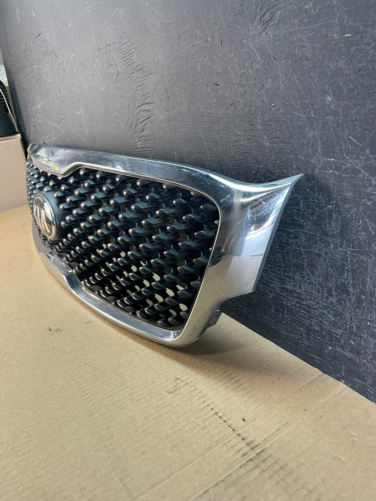 2016 to 2018 Kia Sorento Front Upper Grill Grille af3782 DG1