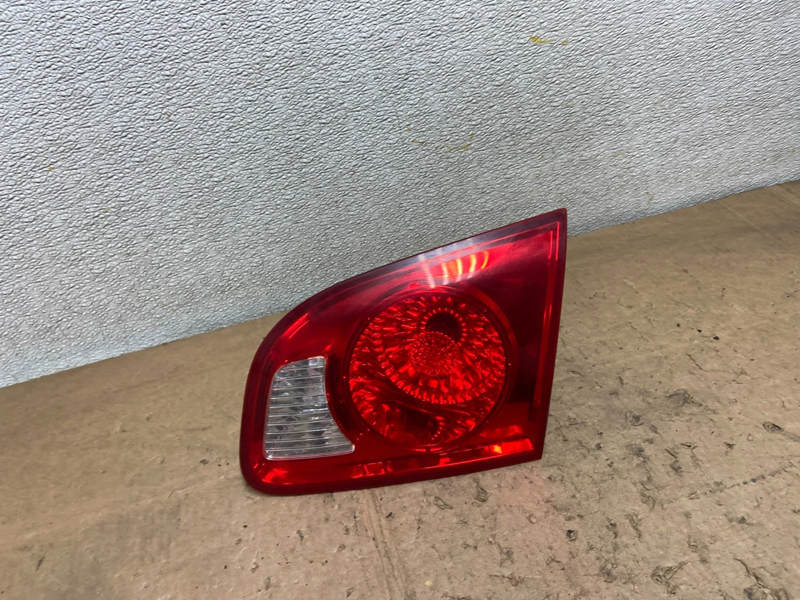 2007 2008 2009 Hyundai Santa Fe Right Passenger Tail Light Inner Oem Y7139 DW0