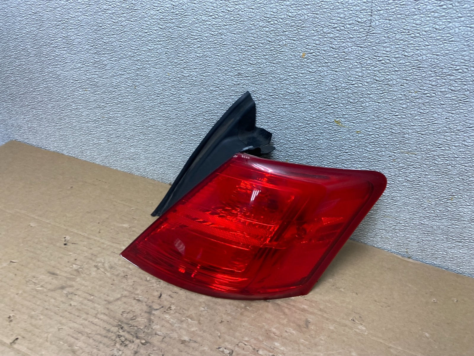 2014 to 2018 Ford Taurus Interceptor Right Passenger RH Tail Light OEM AB4679 LK1