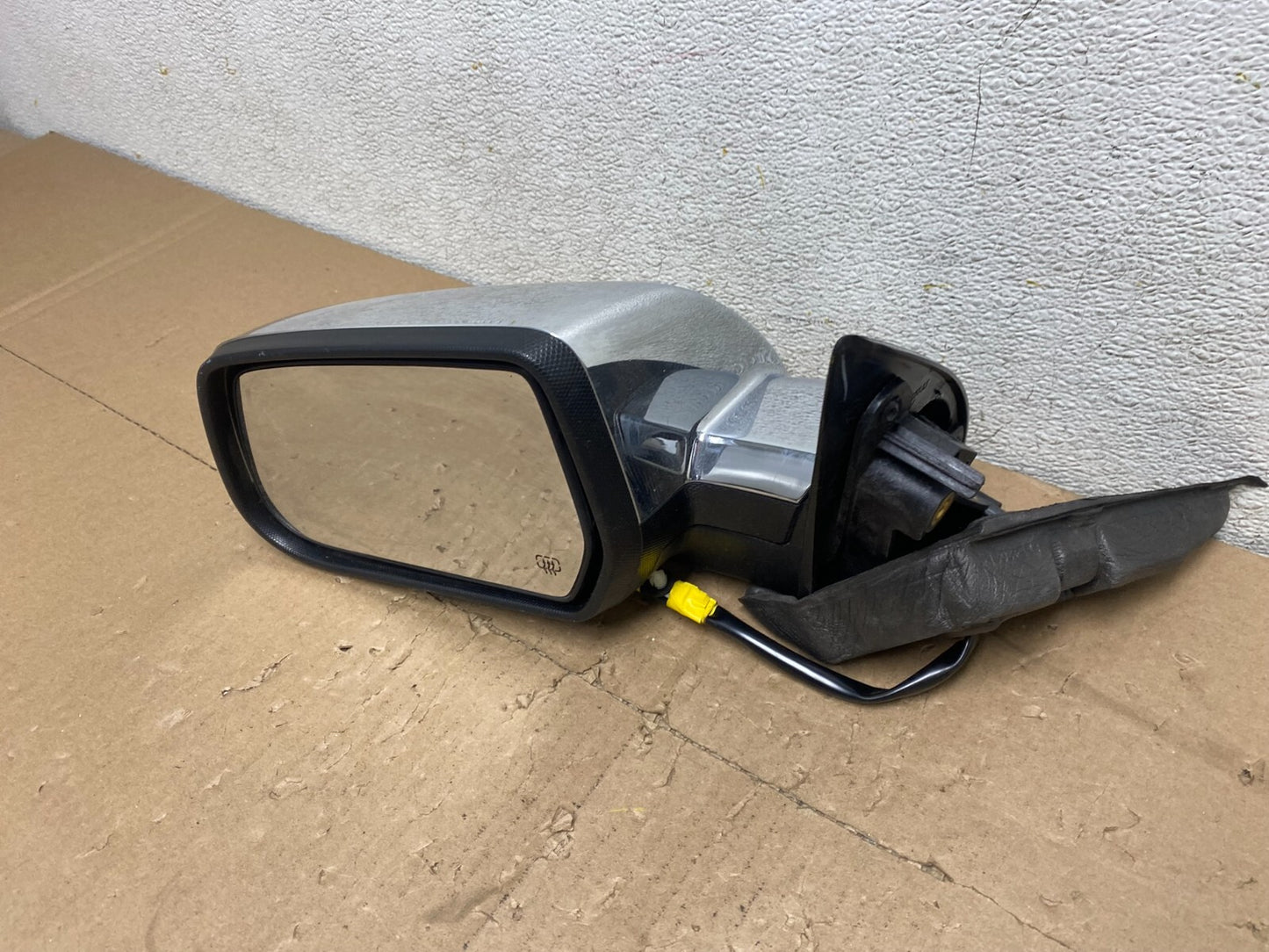 2015 - 2017 Chevrolet Equinox Left Driver Lh View Door Mirror i9797 OEM DG17