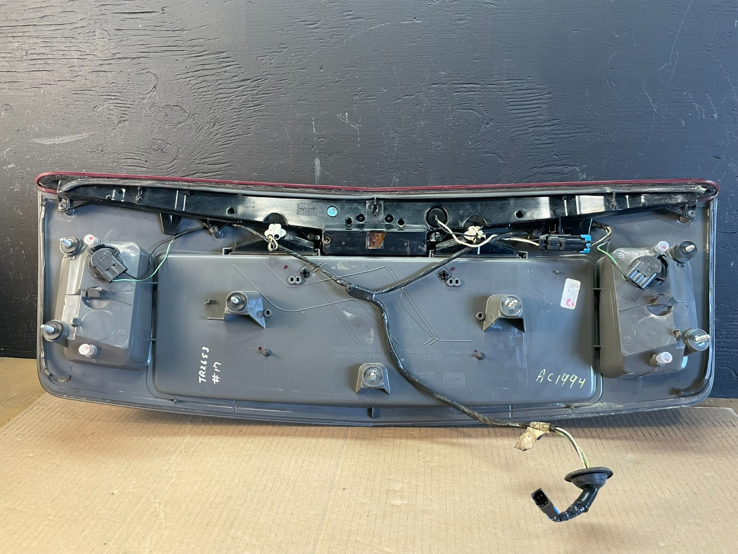 2003-2007 Cadillac CTS Trunk Panel Lid Backup License Plate 3rd Light AC19945