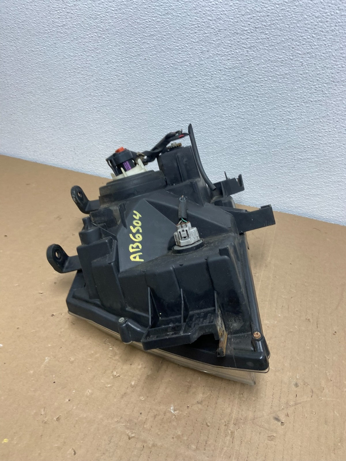 2005-2015 Nissan Xterra Right Passenger RH Headlight OEM AB6504 DW7