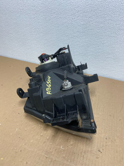 2005-2015 Nissan Xterra Right Passenger RH Headlight OEM AB6504 DW7