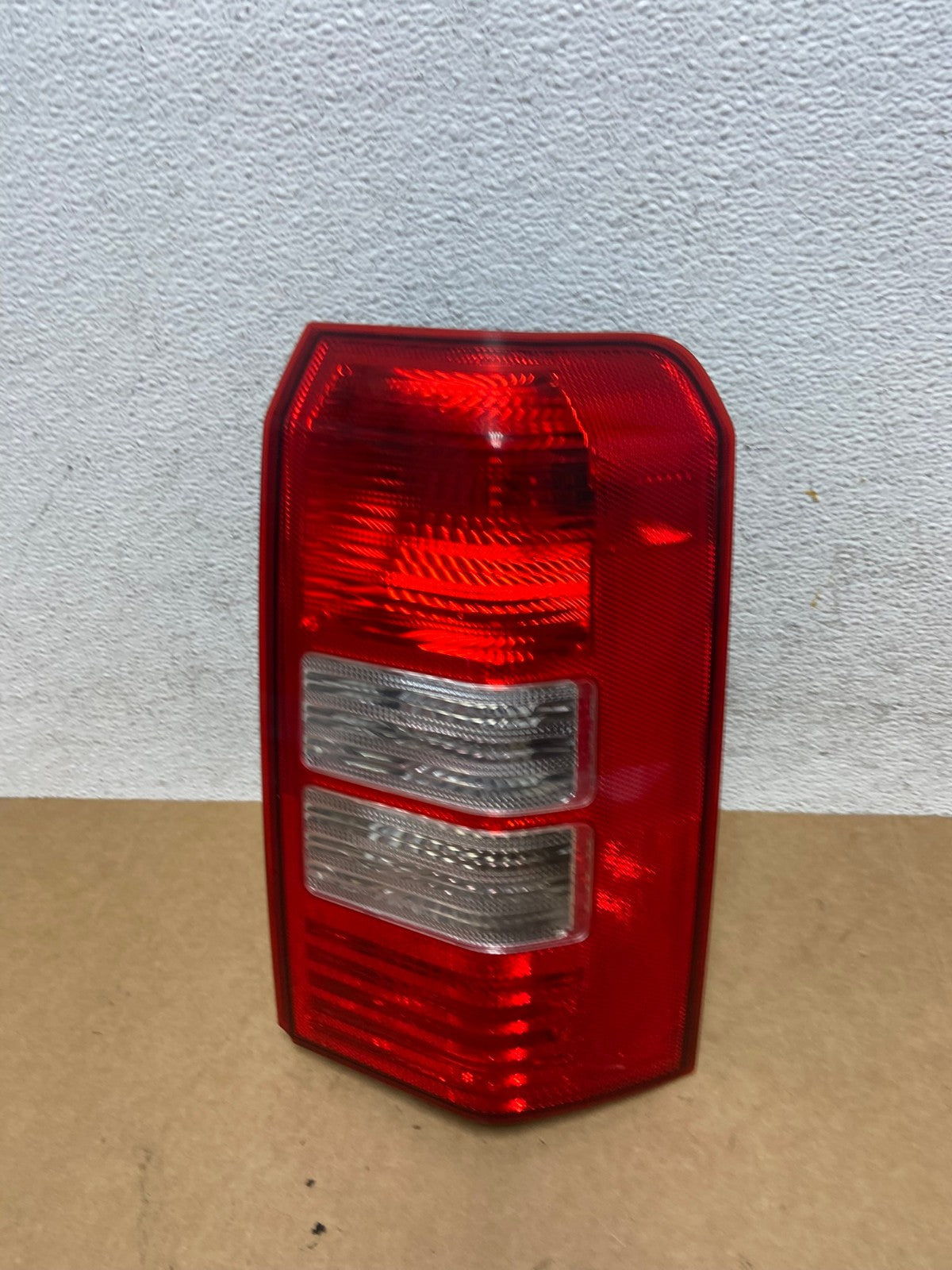 2008-2016 Jeep Patriot Right Passenger Rh Side Tail Light AE2979 LK0