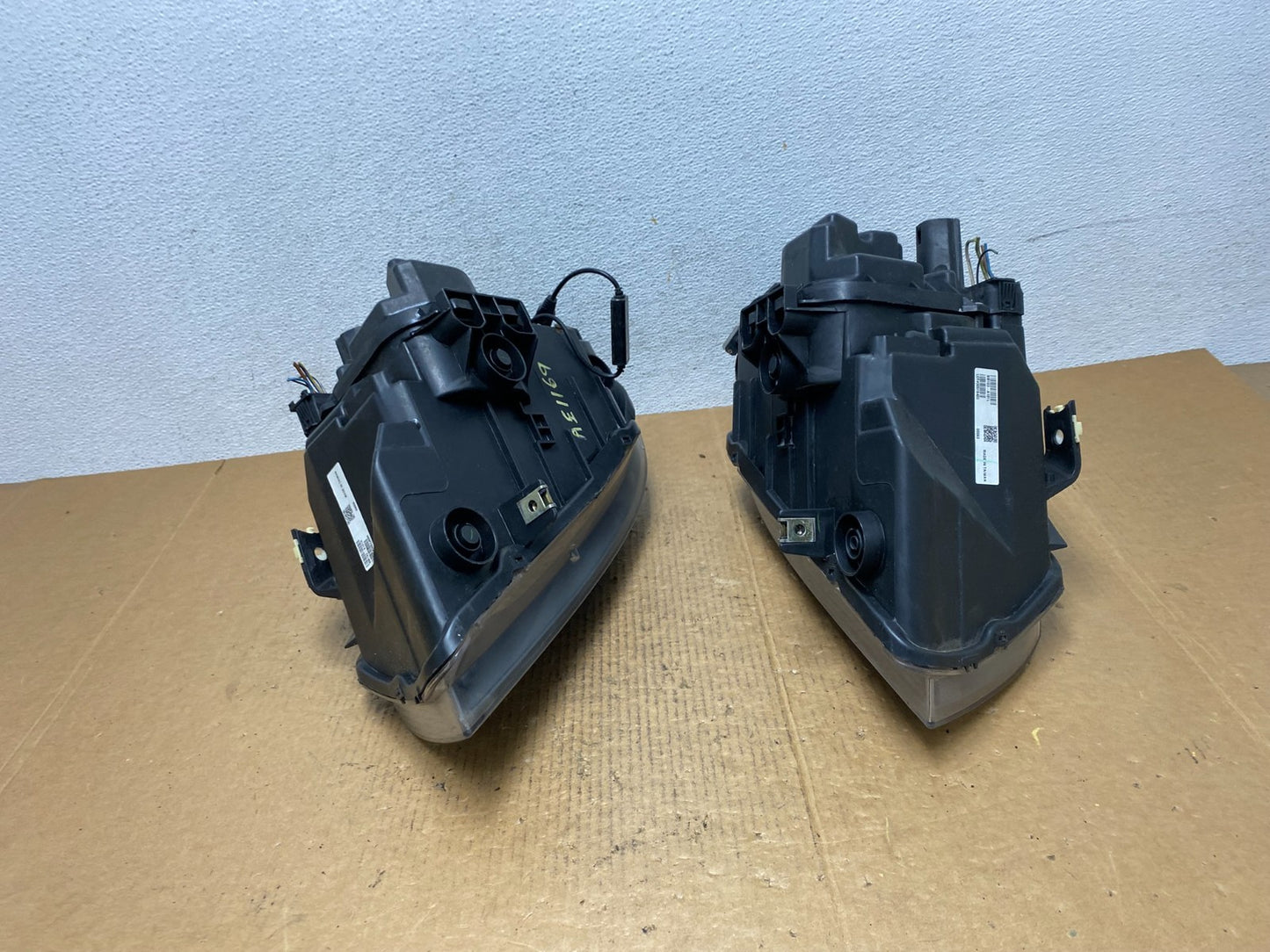 2009-2011 Bmw 3 Series 328i 4/D Sedan Left+Right Headlights Halogen AE1169 DW8