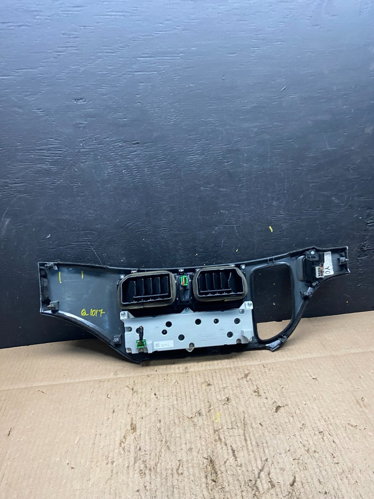 2005 to 2010 Honda Odyssey Radio Climate Control Dash Trim Bezel Q1017 DG5