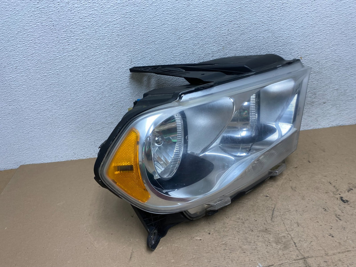 2011 to 2013 Dodge Durango Right Passenger RH Side Headlight AF5140 DW2