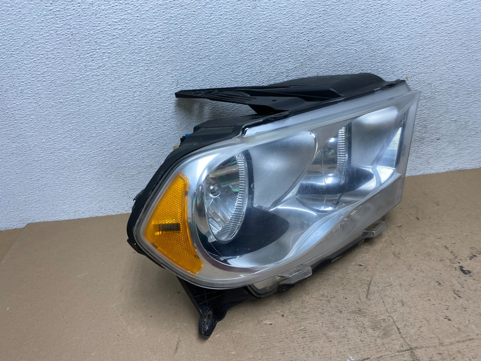 2011 to 2013 Dodge Durango Right Passenger RH Side Headlight AF5140 DW2