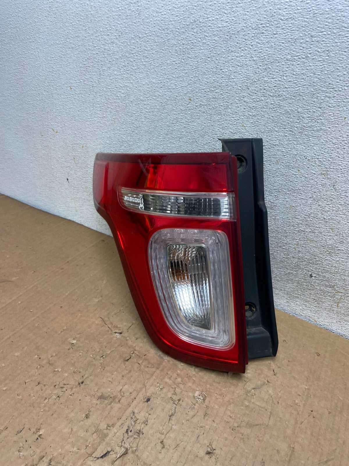 2011 2012 2013 2014 2015 Ford Explorer Left Driver LH Side Tail light AI9168 LK0