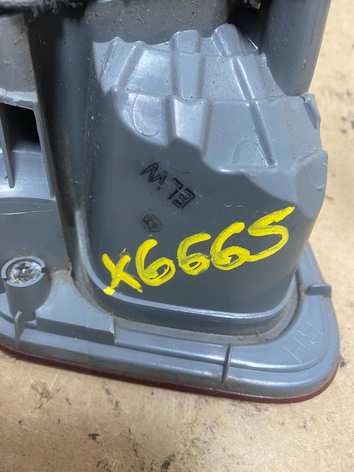 2010 to 2013 Kia Forte Right Passenger RH Side Tail Light Inner Oem X6665 DW6