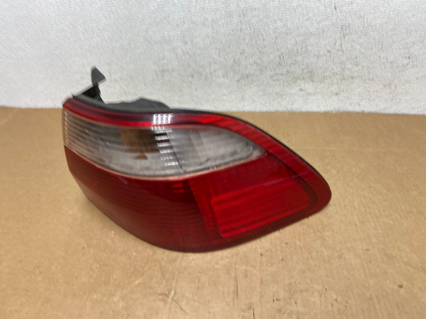 1998 to 2000 Honda Accord Sedan 4door Right RH Side Tail Light AD6135 LK1