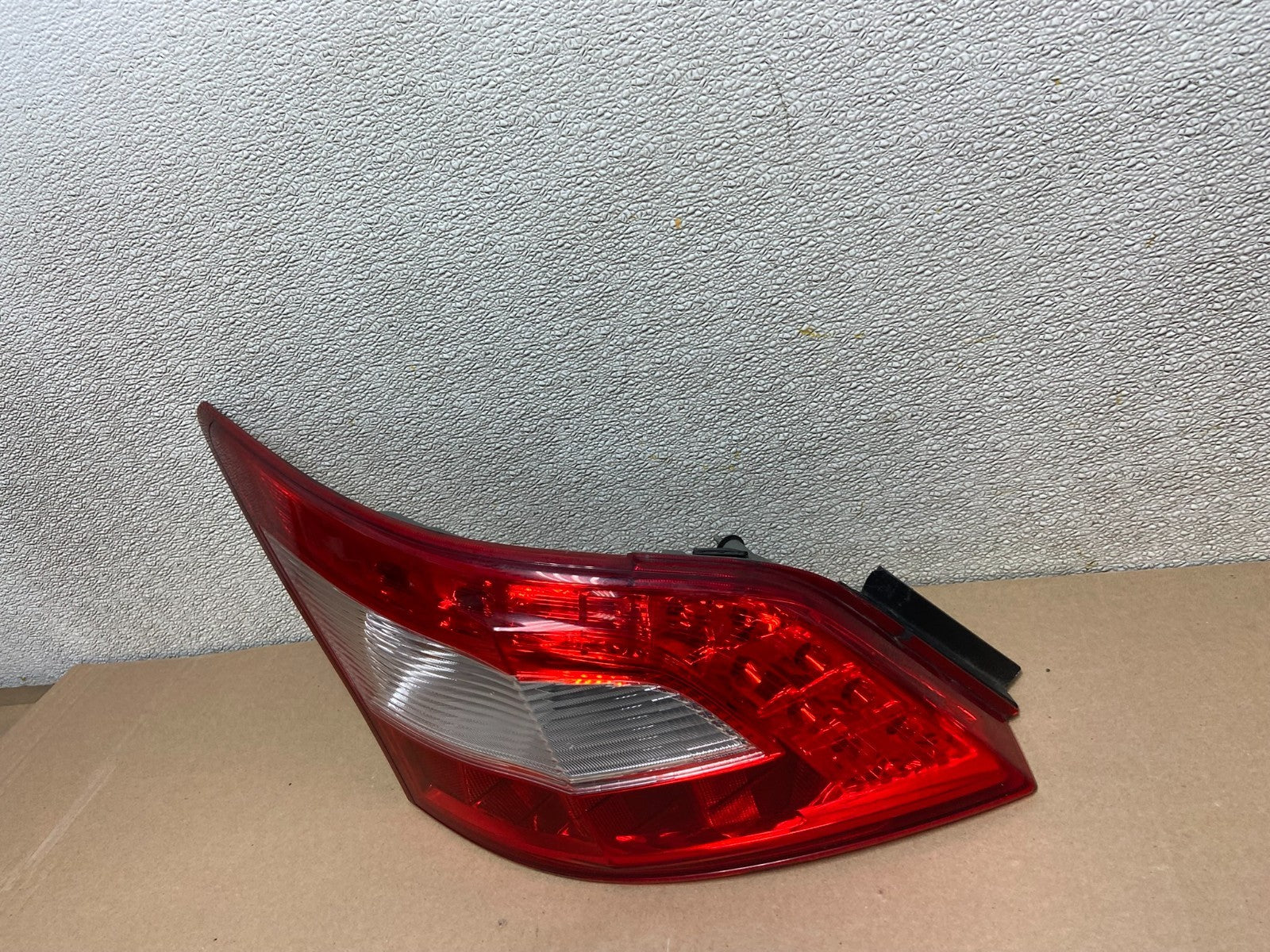 2009 2010 2011 Nissan Maxima Left Driver Lh Side Tail light OEM AB4974 LK1