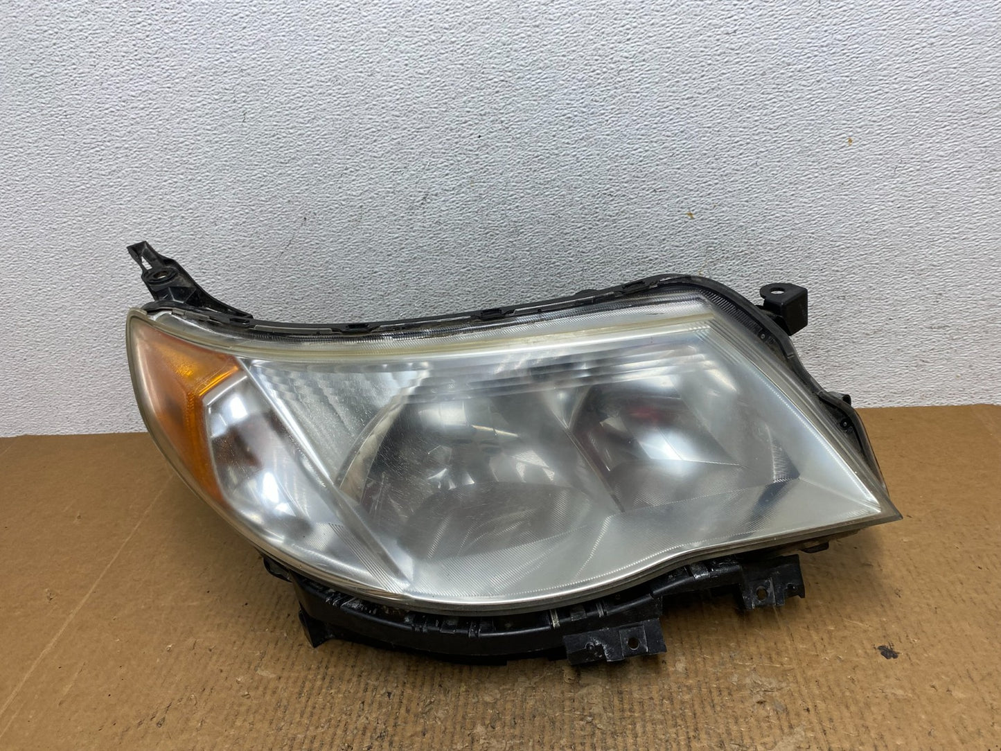 2009 - 2013 Subaru Forester Right Passenger Side Halogen Headlight AE2789 DW0